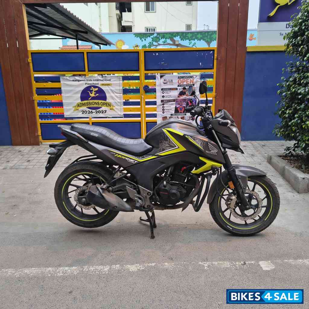 Grey Honda CB Hornet 160R