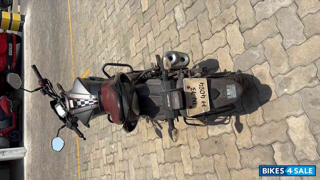 Black Suzuki Gixxer SF