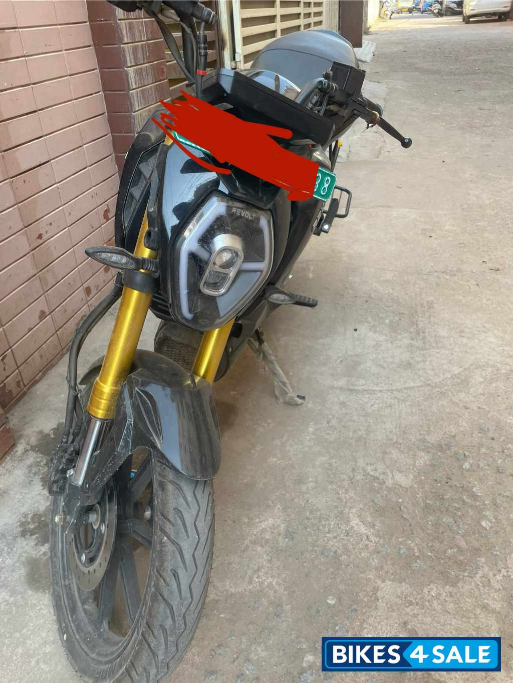 Black Revolt RV 400