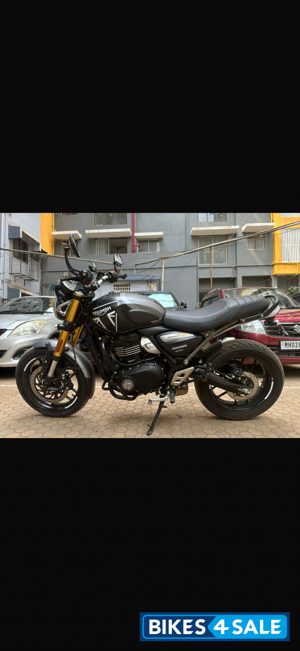 Phantom Black Triumph Speed 400