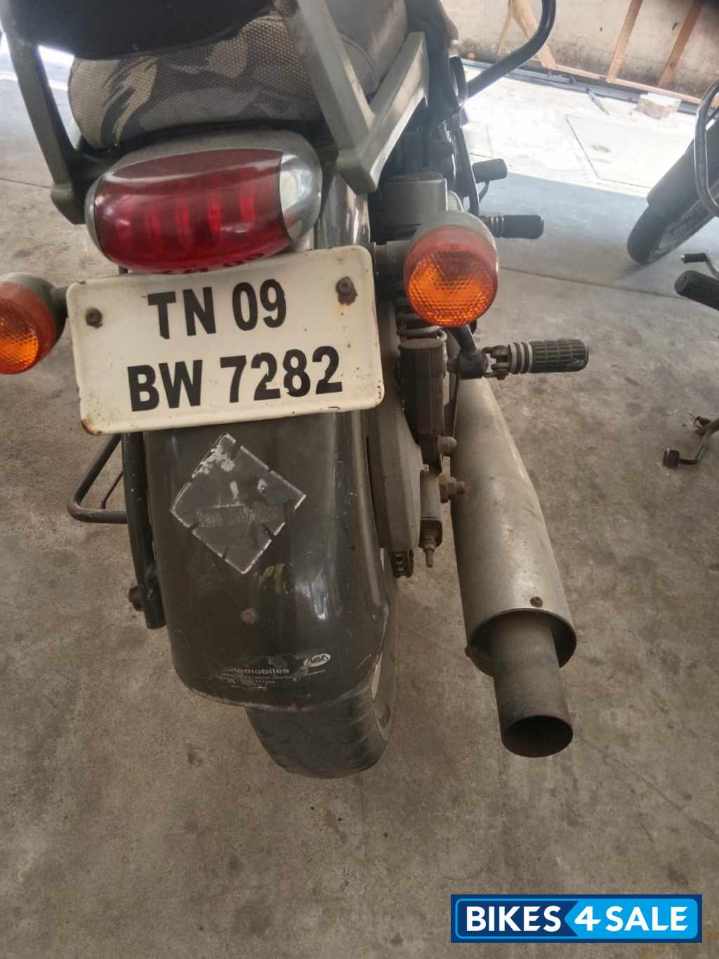 Metallic Grey Royal Enfield Thunderbird 350 Metallic Grey Royal Enfield Thunderbird 350