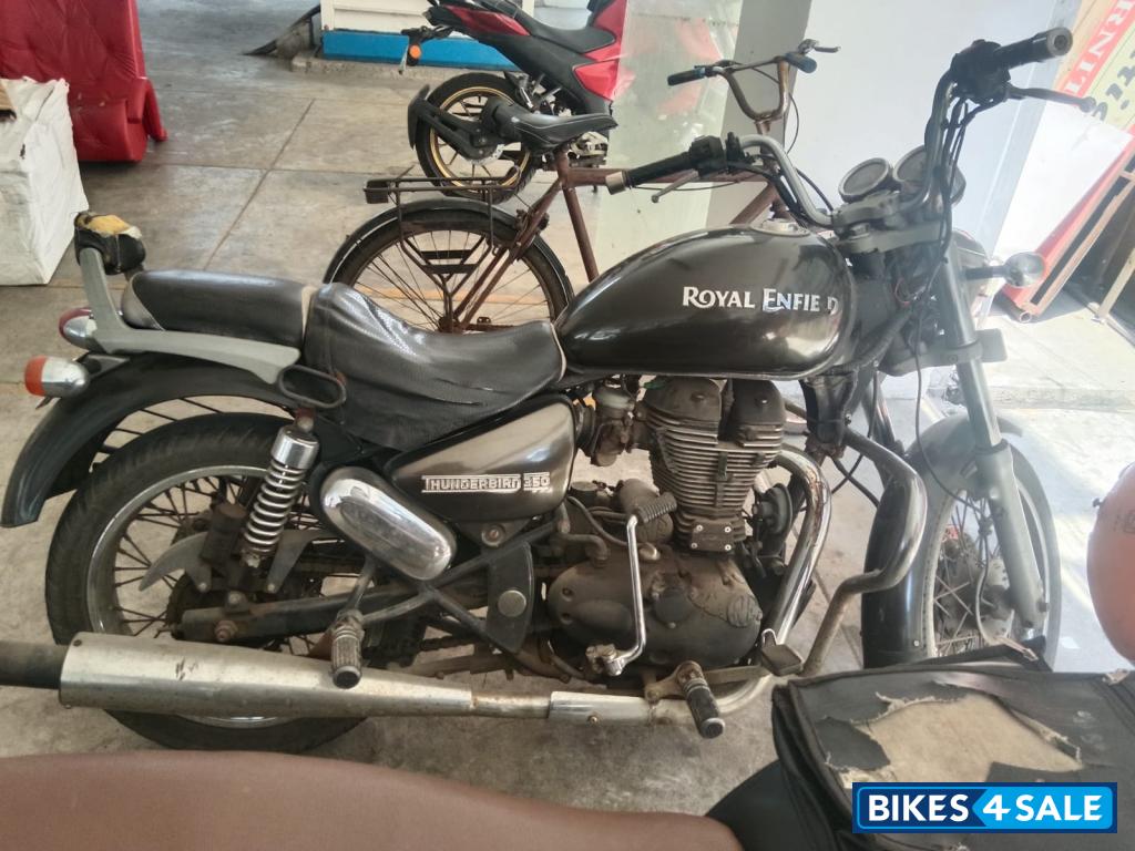 Metallic Grey Royal Enfield Thunderbird 350 Metallic Grey Royal Enfield Thunderbird 350