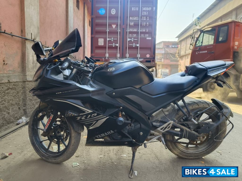 Mat Black Yamaha YZF R15 V3 BS6
