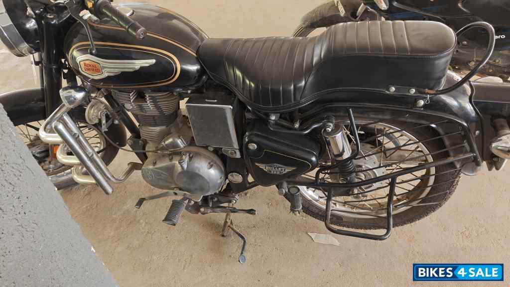 Black Royal Enfield Bullet Standard 350 Black Royal Enfield Bullet Standard 350