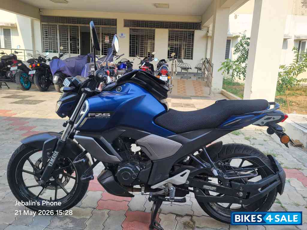 Matt Blue Purple Yamaha FZ-S FI V3 Matt Blue Purple Yamaha FZ-S FI V3