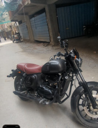 Yezdi Roadster Dark 2024 Model