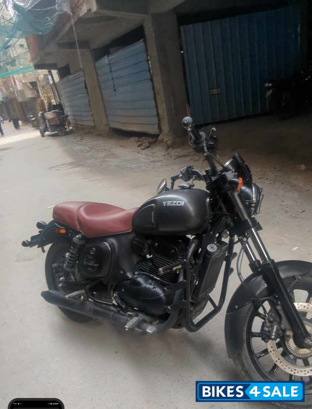 Yezdi Roadster Dark