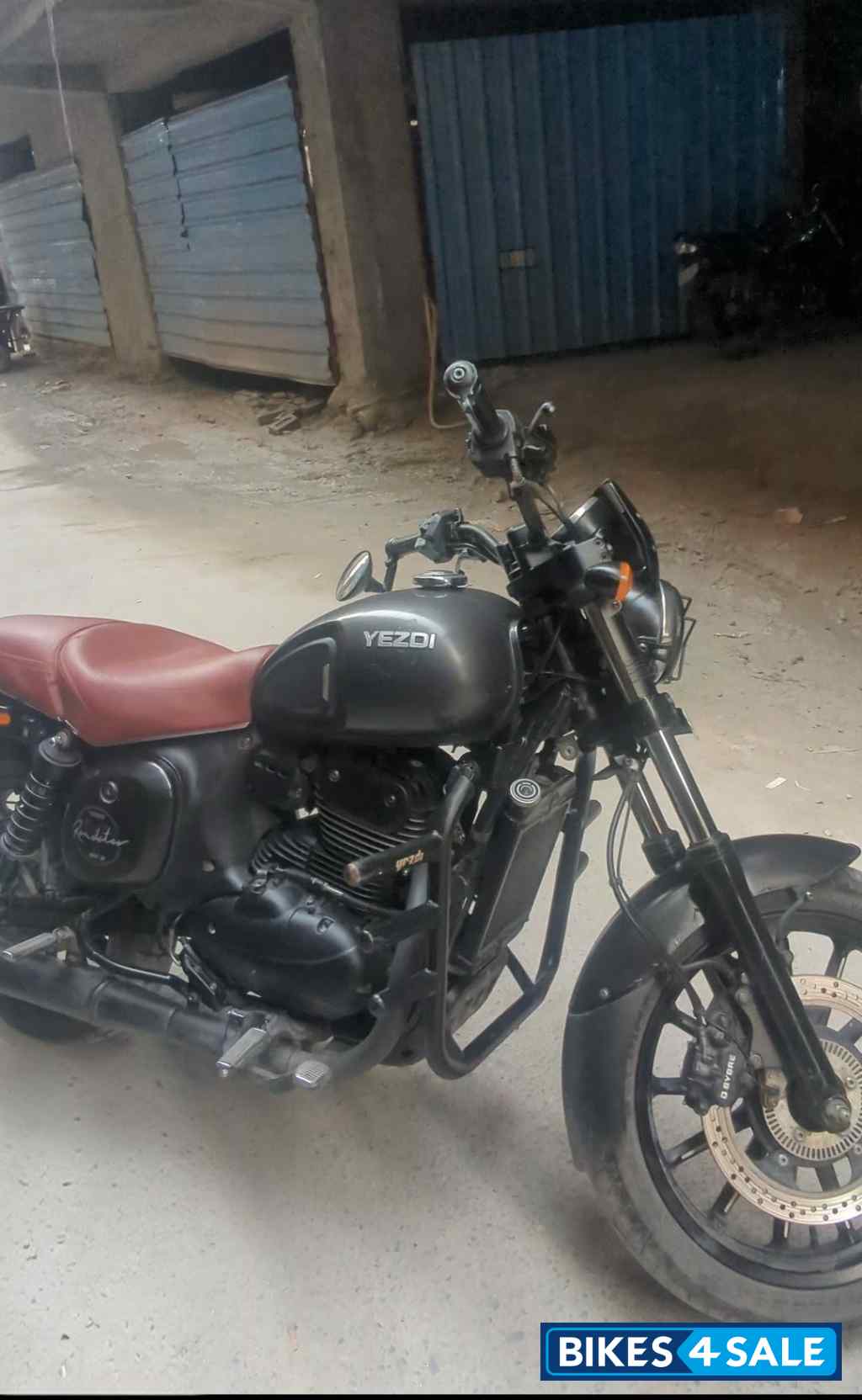 Yezdi Roadster Dark