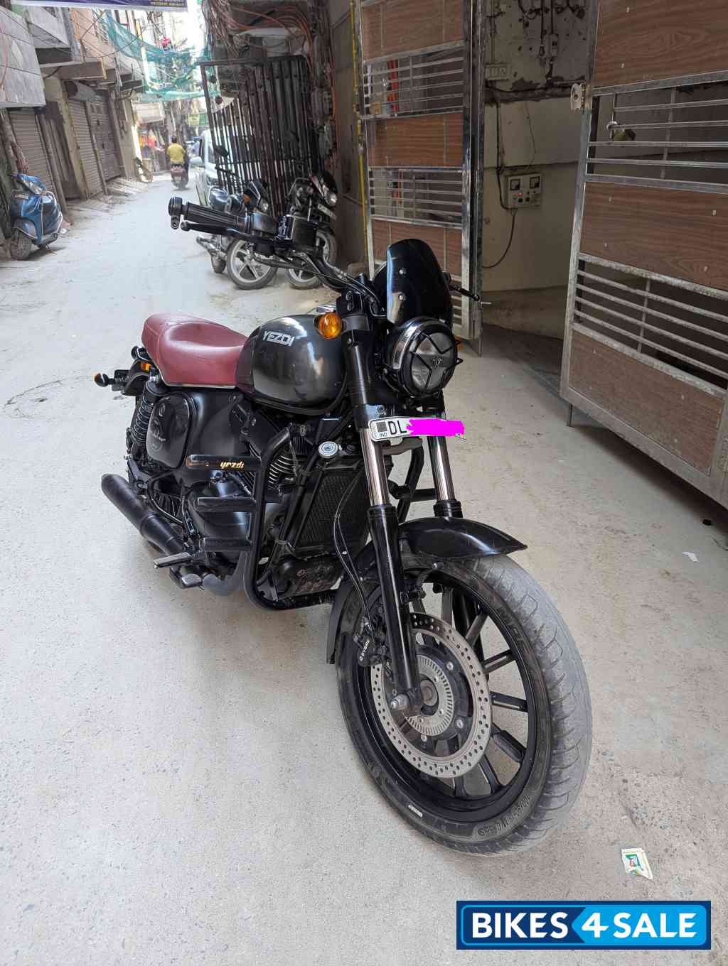 Yezdi Roadster Dark