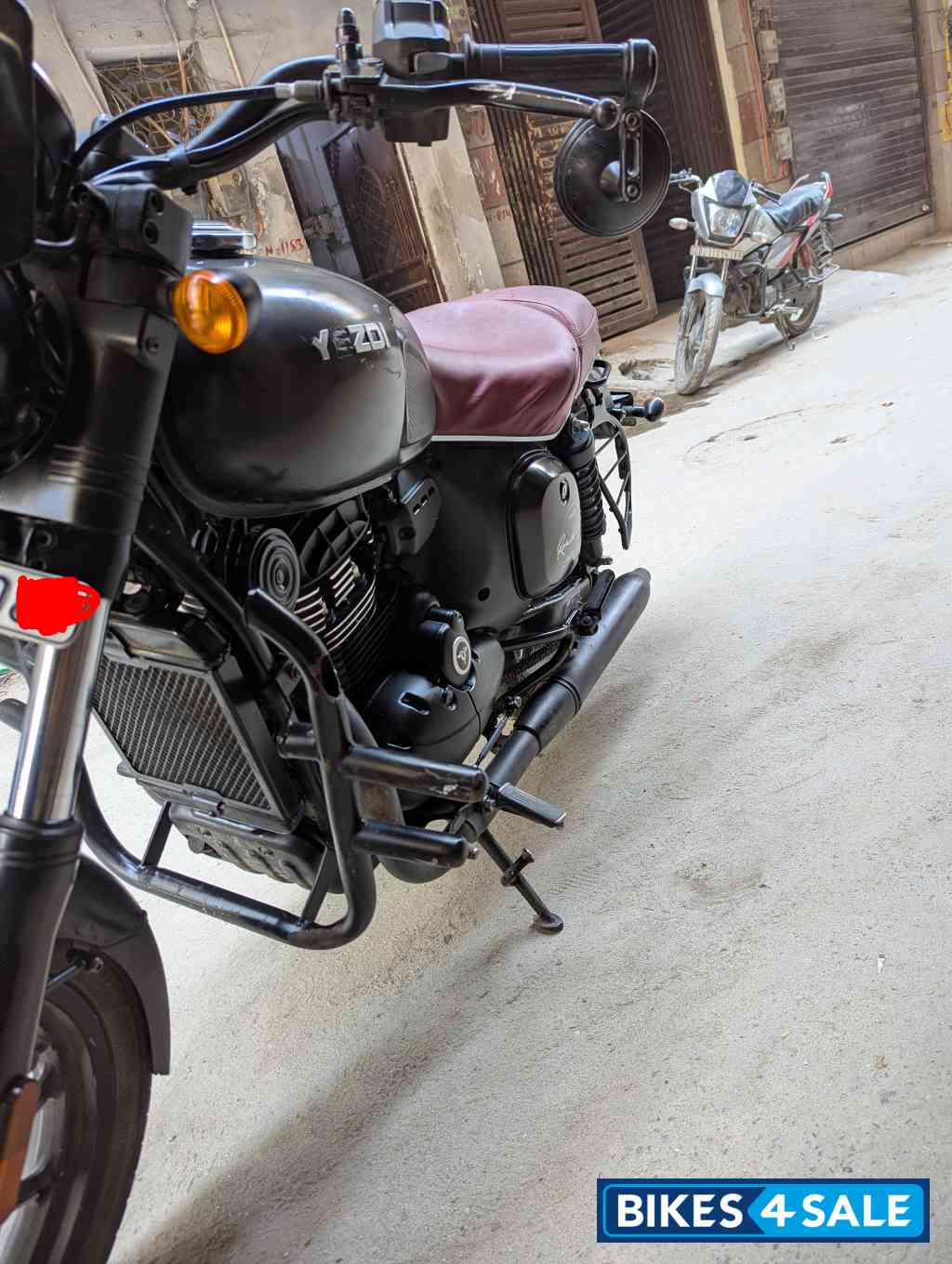 Yezdi Roadster Dark
