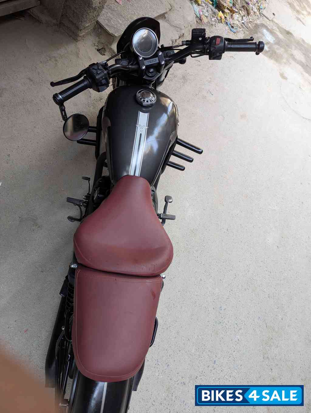 Yezdi Roadster Dark
