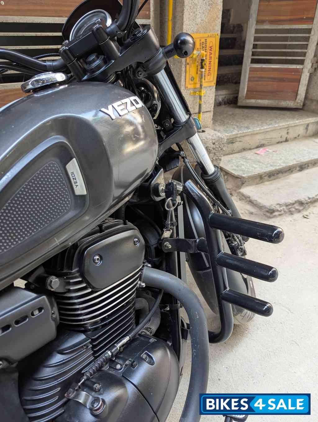 Yezdi Roadster Dark