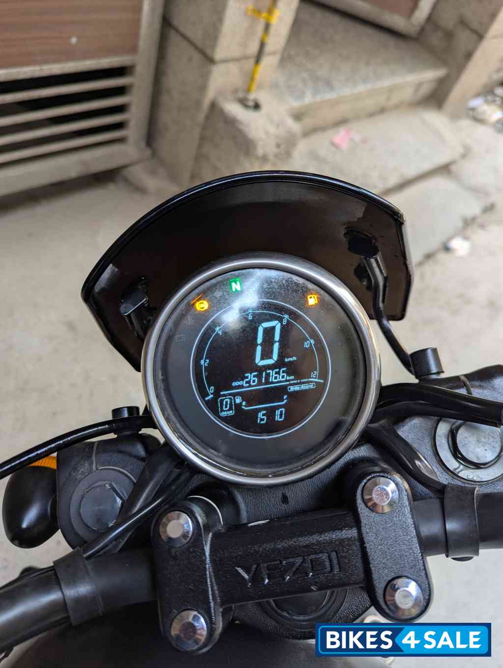 Yezdi Roadster Dark