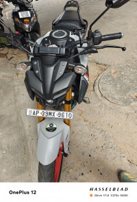 Ice Fluo Vermillion Yamaha MT-15
