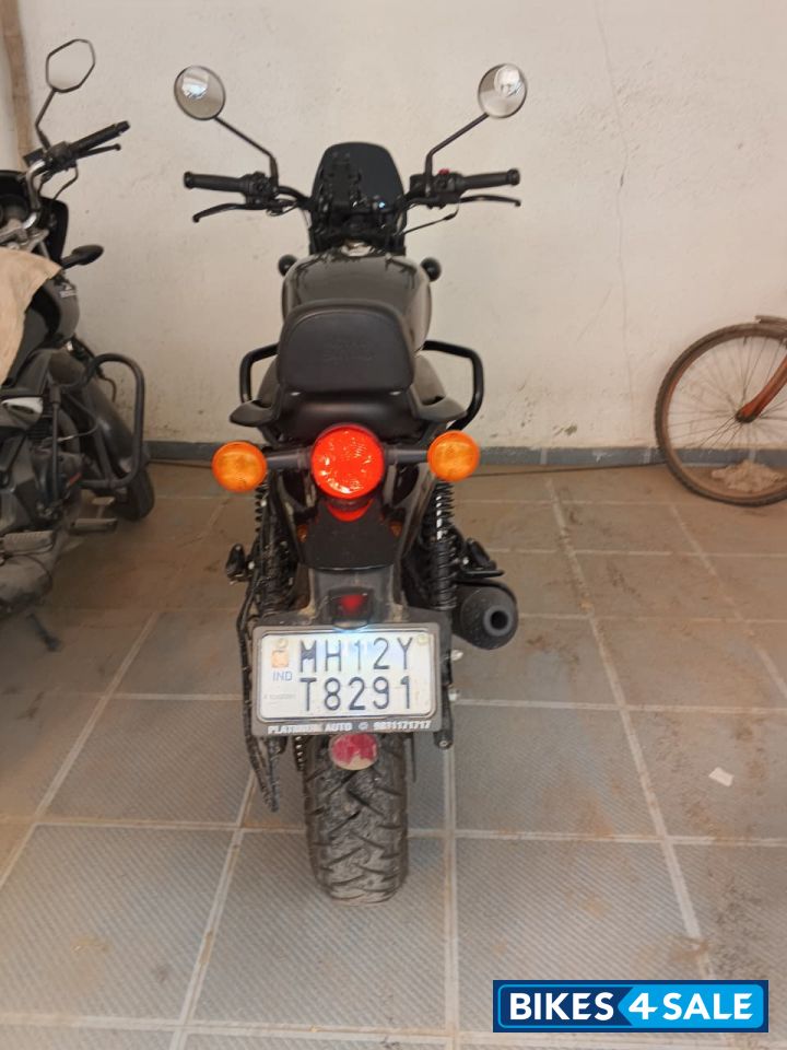 Dappered Gray Royal Enfield Hunter 350 2025