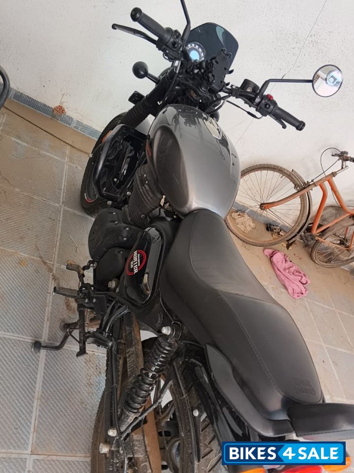 Dappered Gray Royal Enfield Hunter 350 2025