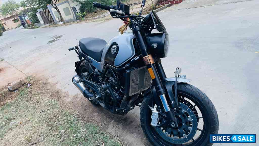 Benelli Leoncino 500 BS6 Benelli Leoncino 500 BS6