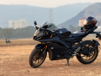 Yamaha R15 V4