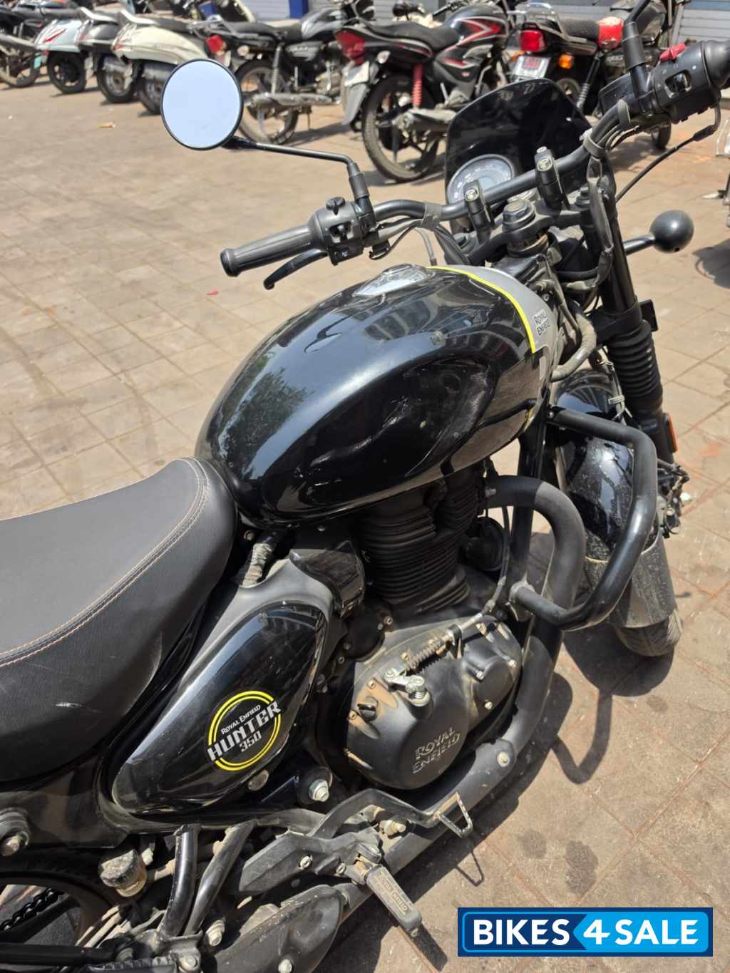 Rebal Black Royal Enfield Hunter 350 2025