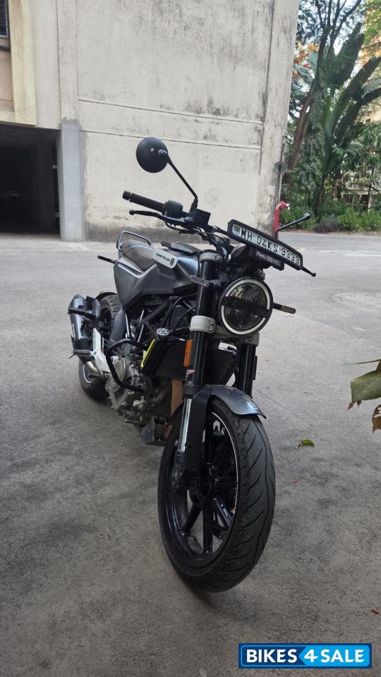 Husqvarna Svartpilen 250