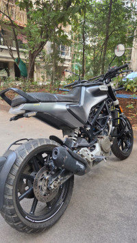 Husqvarna Svartpilen 250