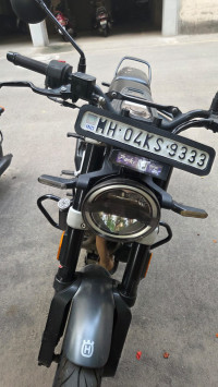 Husqvarna Svartpilen 250