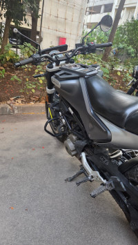 Husqvarna Svartpilen 250