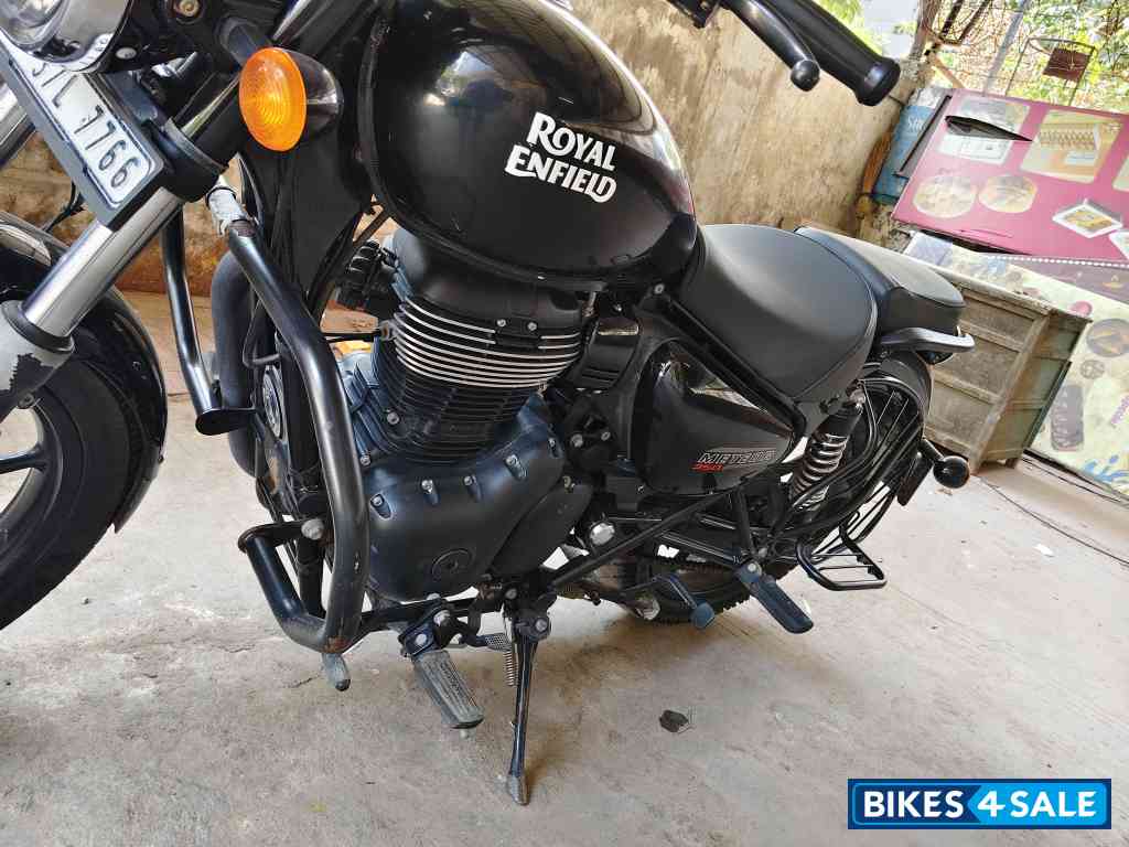 Royal Enfield Meteor 350 Fireball Royal Enfield Meteor 350 Fireball