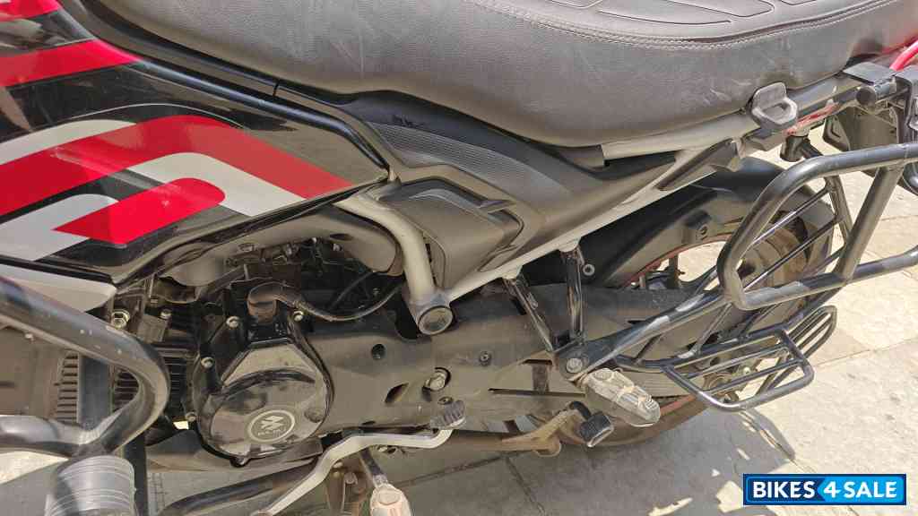 Red Bajaj Freedom 125 NG04 Disc LED Red Bajaj Freedom 125 NG04 Disc LED