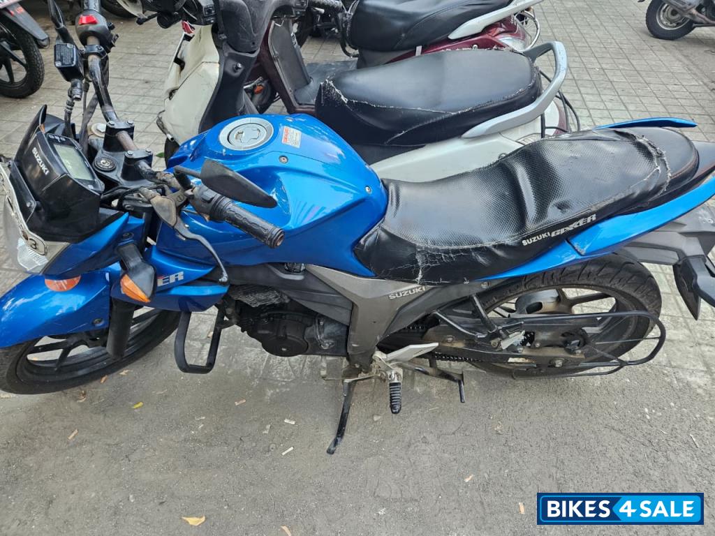 Blue Suzuki Gixxer 150