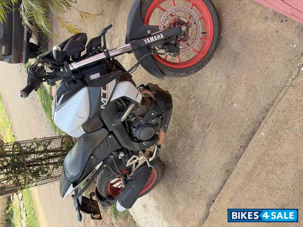 Ice Fluo-vermillion Yamaha MT-15 BS6