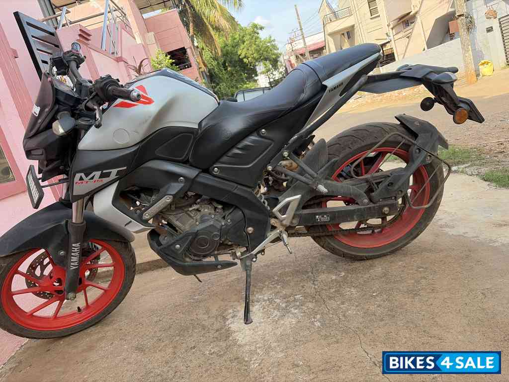 Ice Fluo-vermillion Yamaha MT-15 BS6 Ice Fluo-vermillion Yamaha MT-15 BS6