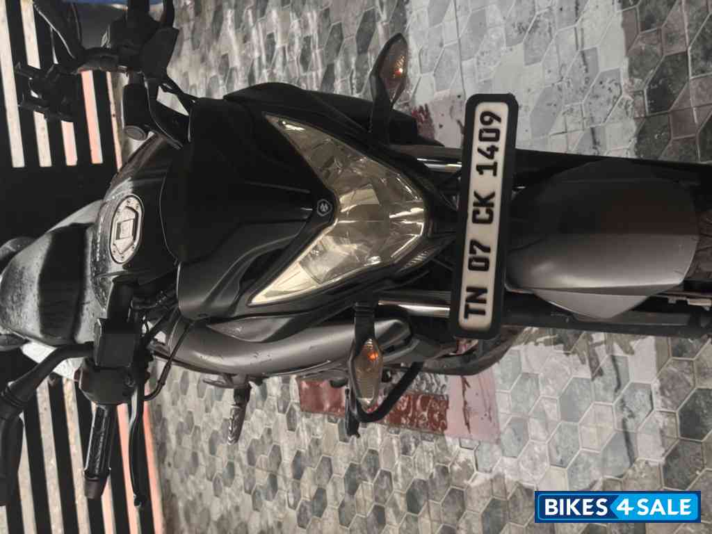 Black Bajaj Pulsar NS200