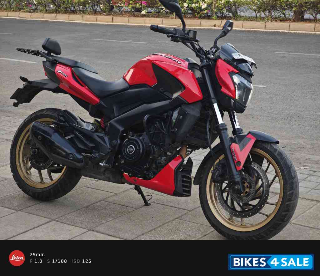 Canyon Red Bajaj Dominar 400