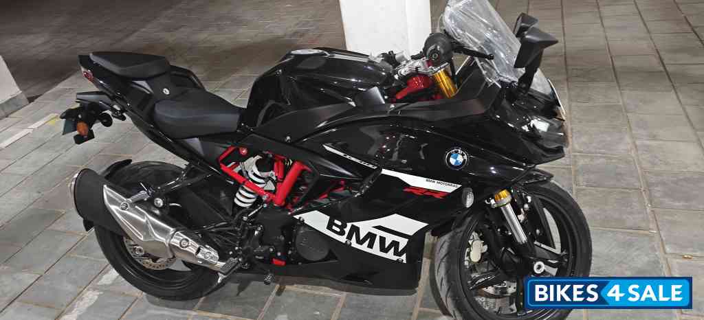Black BMW G 310 RR