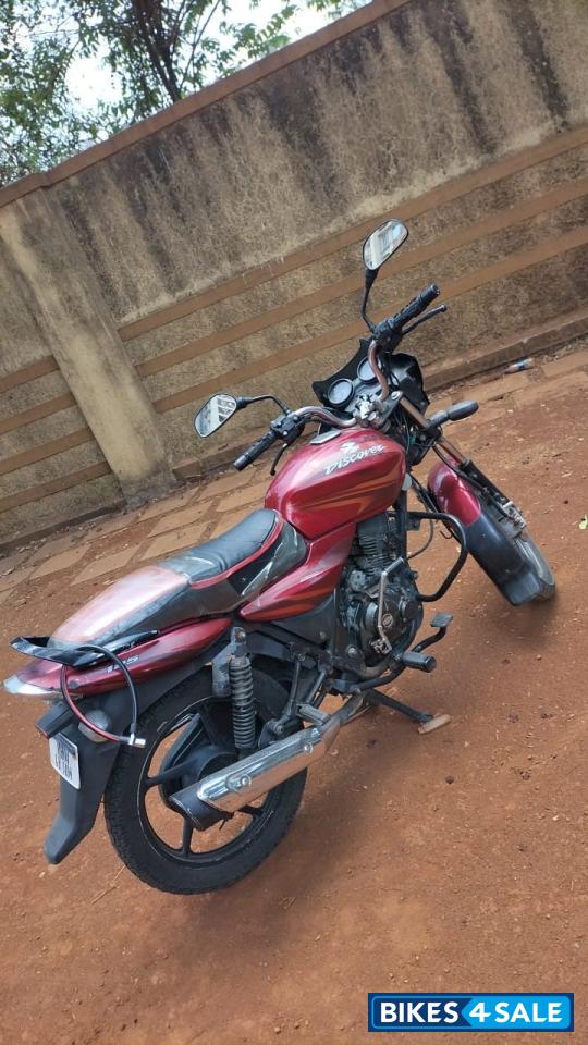 Red Bajaj Discover 125