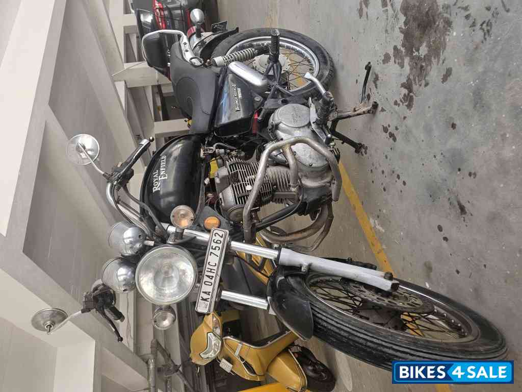 Black Royal Enfield Thunderbird TwinSpark 350
