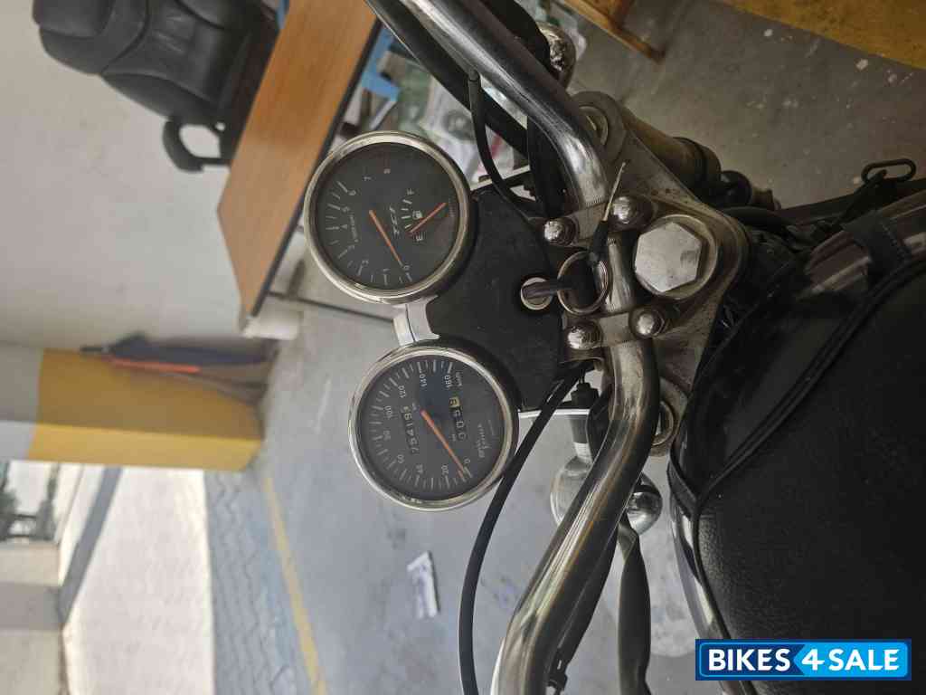 Black Royal Enfield Thunderbird TwinSpark 350