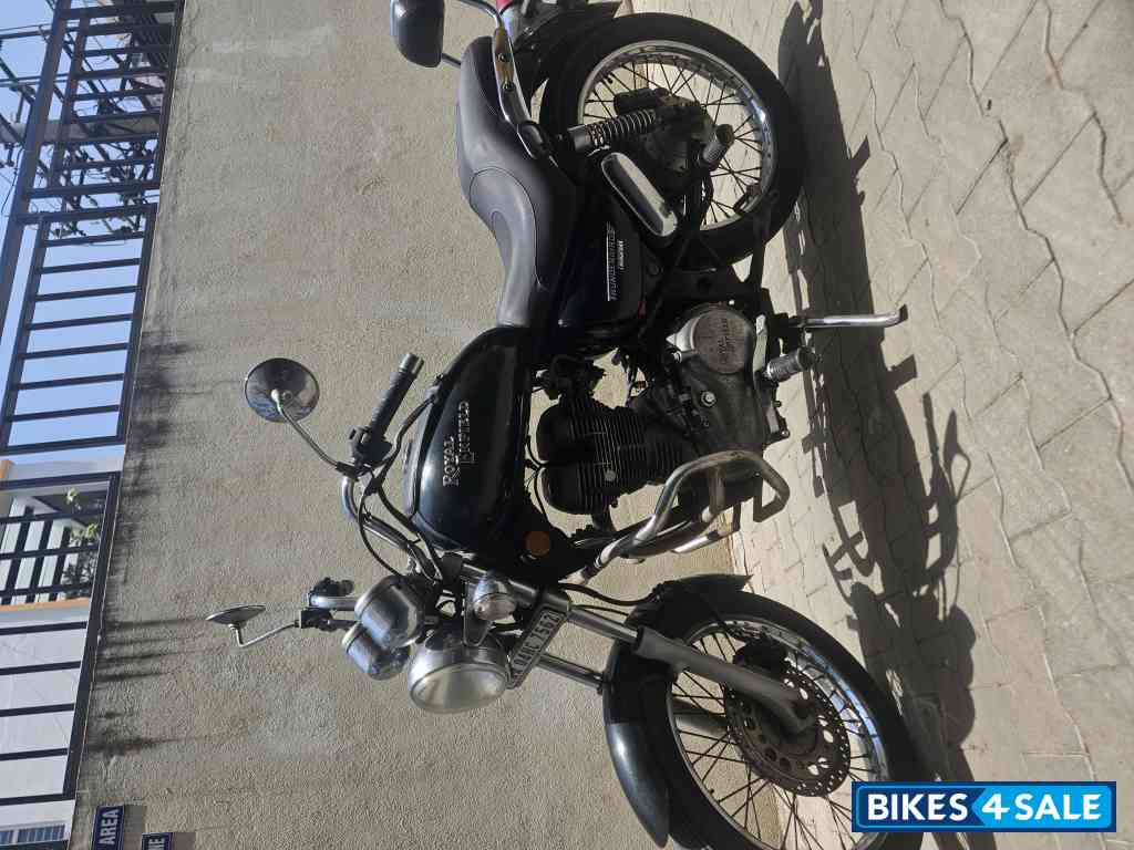 Black Royal Enfield Thunderbird TwinSpark 350