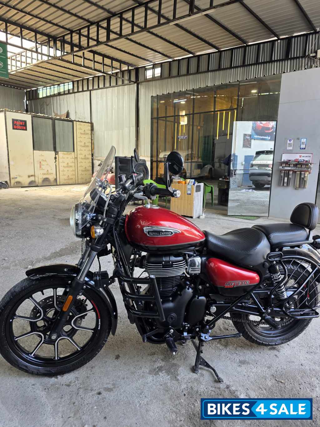 Supernova Red Royal Enfield Meteor 350