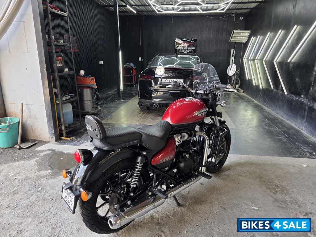 Supernova Red Royal Enfield Meteor 350