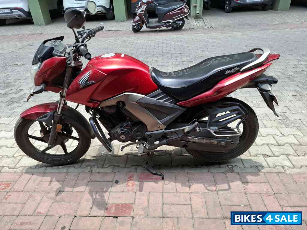 Cherry Red Honda CB Unicorn 160