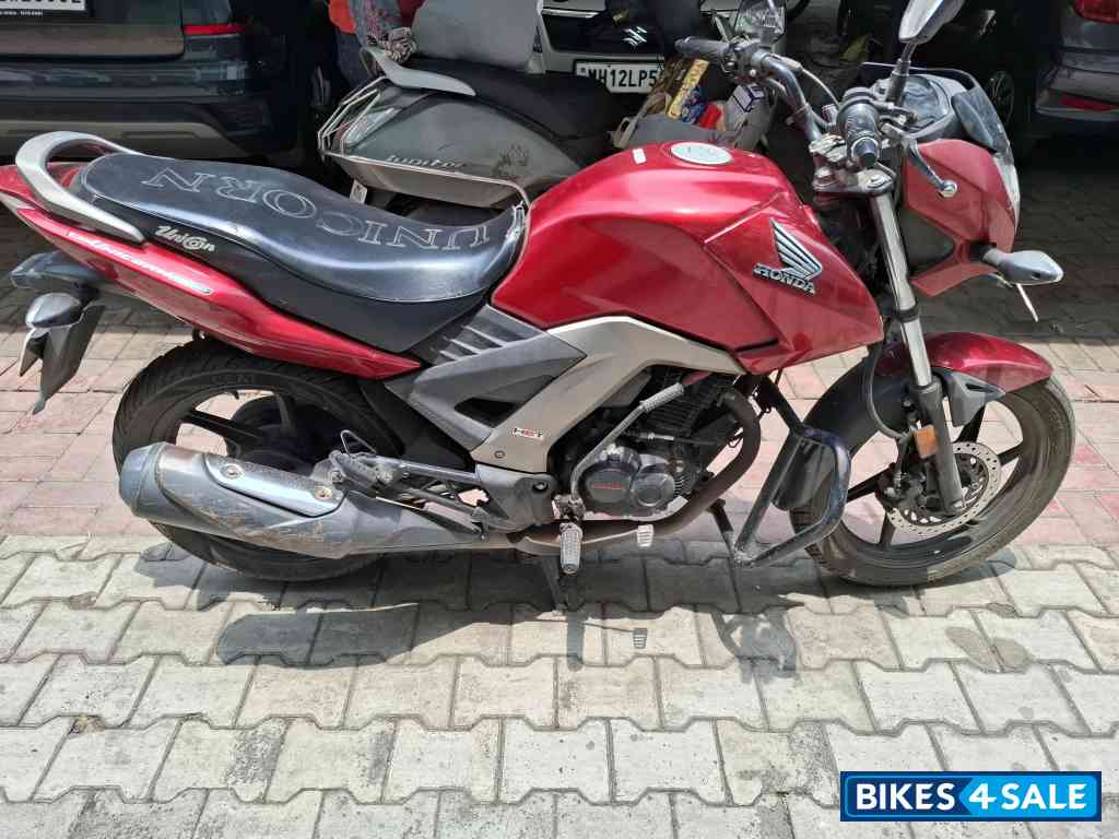 Cherry Red Honda CB Unicorn 160 Cherry Red Honda CB Unicorn 160