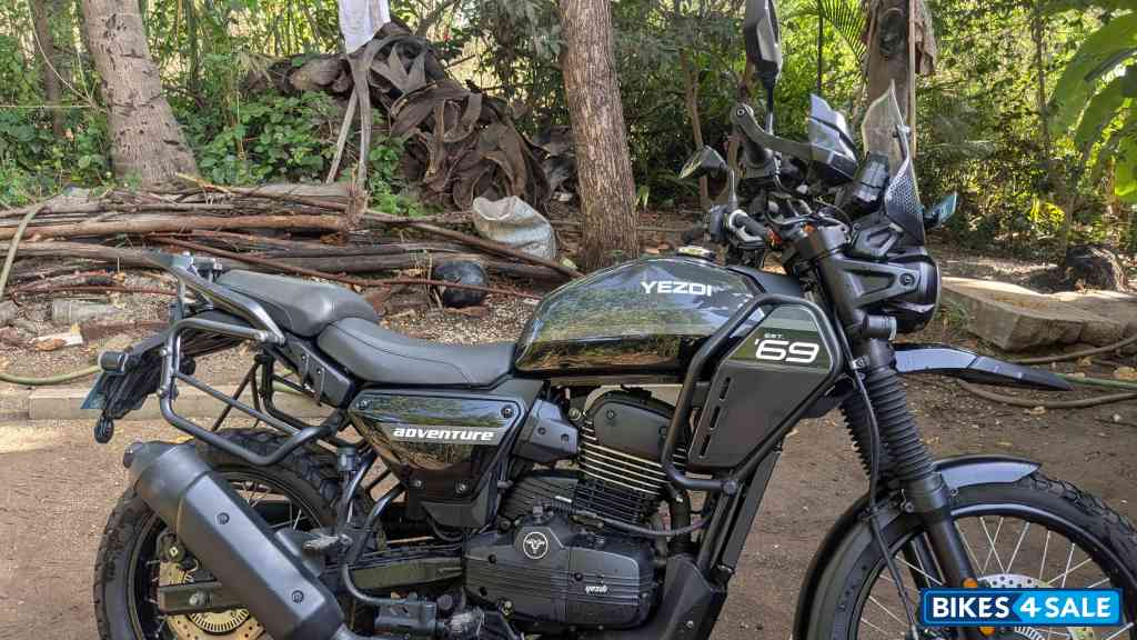 Wolf Grey Yezdi Adventure Twin Headlight Wolf Grey Yezdi Adventure Twin Headlight