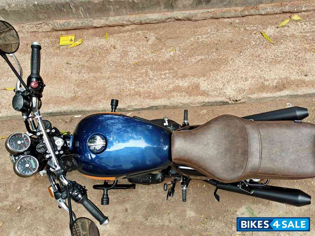 Blue Royal Enfield Interceptor 650 Twin Blue Royal Enfield Interceptor 650 Twin