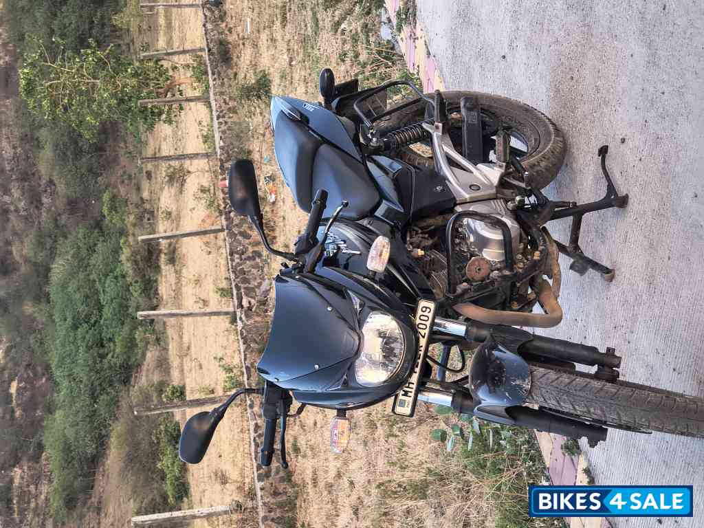 Black Bajaj Pulsar 180 DTSi