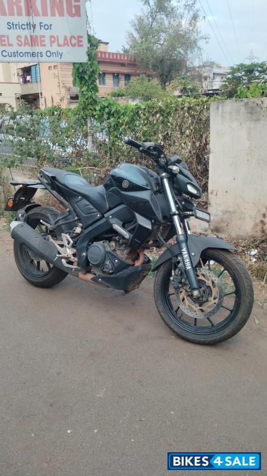 Black Yamaha MT-15 BS6