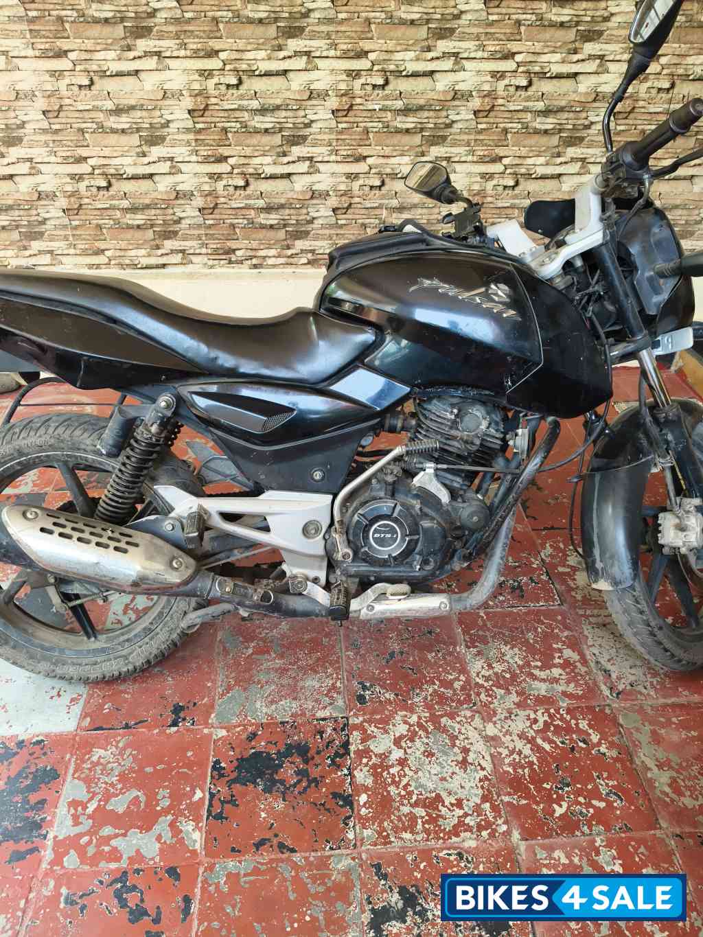 Black Bajaj Pulsar 150 DTSi