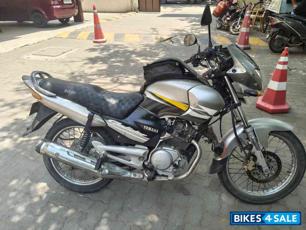 Gray Yamaha Gladiator