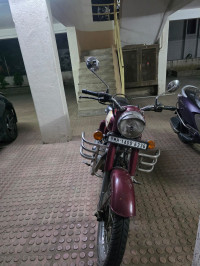 Maroon Royal Enfield Classic 350